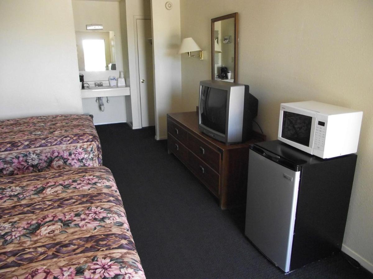 Glen Rose Inn & Suites Bagian luar foto