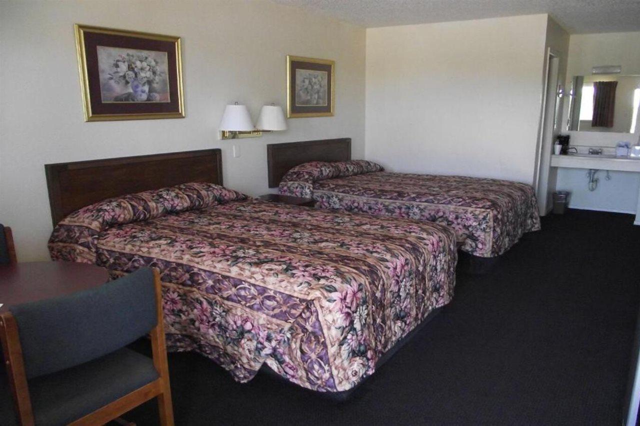 Glen Rose Inn & Suites Bagian luar foto
