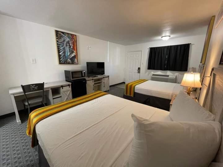 Glen Rose Inn & Suites Bagian luar foto