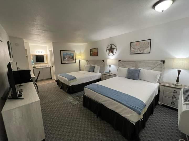 Glen Rose Inn & Suites Bagian luar foto