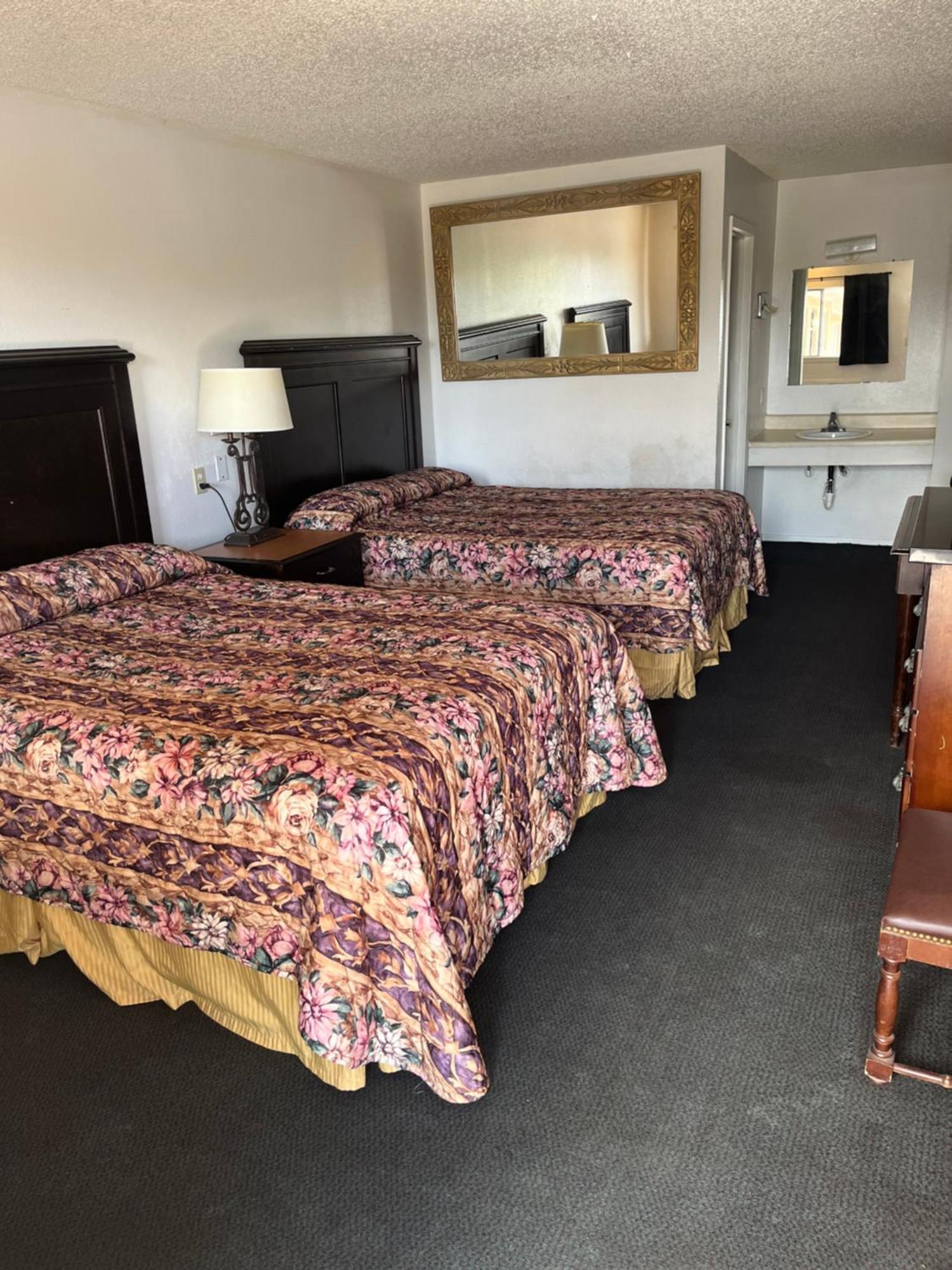 Glen Rose Inn & Suites Bagian luar foto
