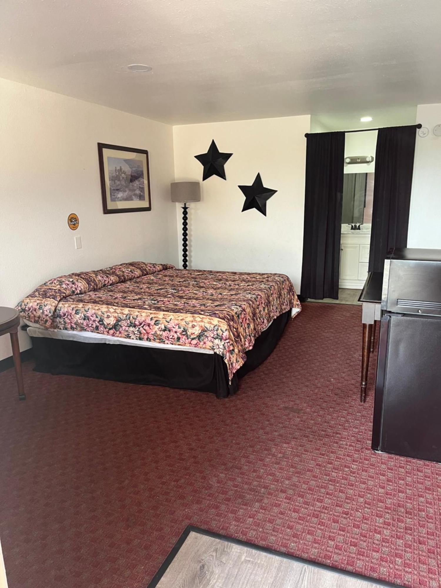 Glen Rose Inn & Suites Bagian luar foto