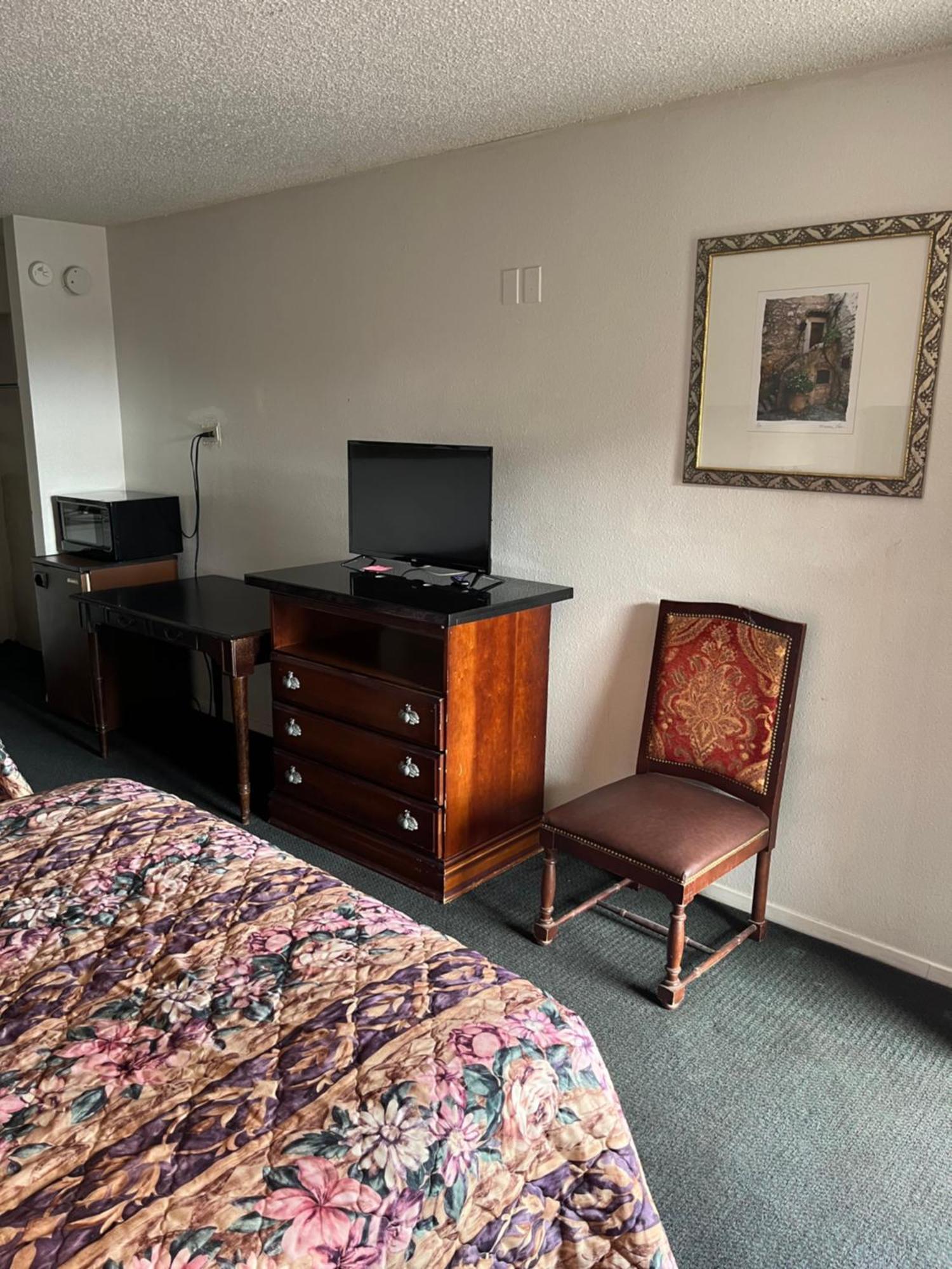 Glen Rose Inn & Suites Bagian luar foto